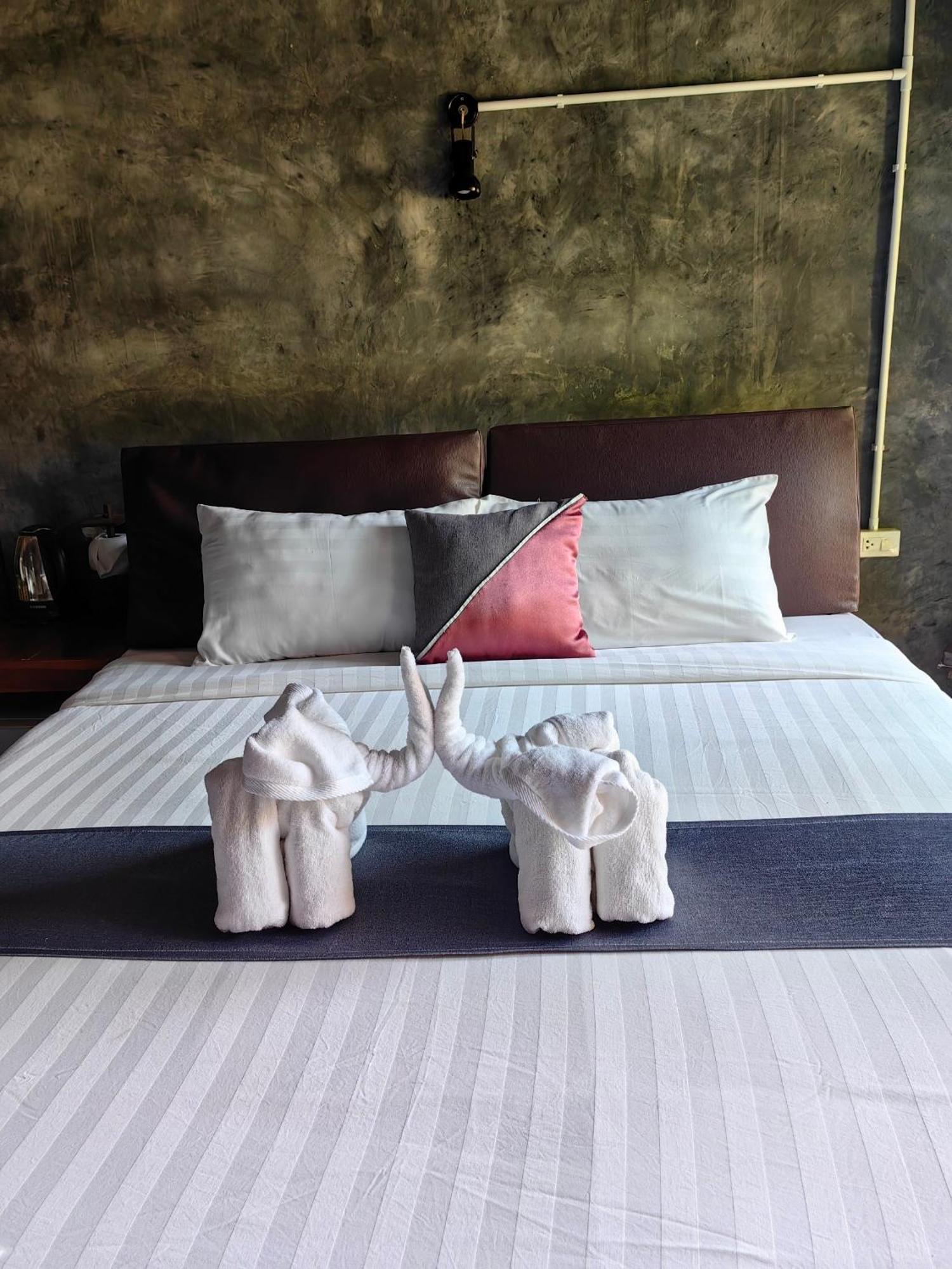 Keeree Loft Resort Thong Pha Phum Zewnętrze zdjęcie